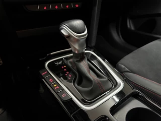 Kia Ceed 1.6 T-GDi GT 204pk | Facelift | VOL! | Pano | LED | Virtual | JBL | ACC | BCA | LFA | Wireless Charg | CarPlay / 10