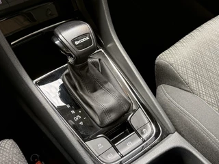 Škoda Karoq 1.5 TSI ACT Business Edition Plus Panoramadak | Camera | Adaptive cruise | Stoelverwarming | Full LED | NL auto | Dealer onderhouden / 27