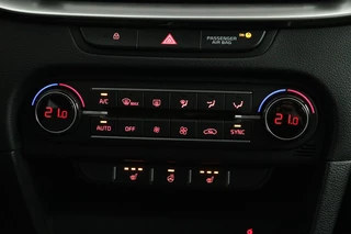 Kia Ceed 1.5 T-GDi DynamicPlusLine Automaat *DEMO* - Trekhaak - Navigatie - Stoel-/stuurverwarming - Cruise Control - Climate Control - Fabrieksgarantie tot 04-2032 / 27