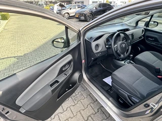 Toyota Yaris 1.5 Hybrid ASPIRATION 4S-BANDEN NAVI CRUISE CLIMA CAMERA BLUETOOTH NL-AUTO DEALER ONDERHOUDEN! / 14