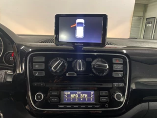 Volkswagen Up! 1.0 cross up! BlueMotion/ Nederlandse auto/ 5 deurs/ Parkeersensoren voor en achter/ Bluetooth / Airco / 19