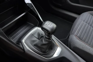 Peugeot 208 1.2 PureTech Active Pack | Lage km.stand | Lichtmetalen velgen | Android auto/Appel carplay | Airco | Cruise control | Navigatie | Parkeersensoren achter / 25