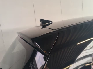 Kia Picanto 1.0 DPi DynamicLine uit 2023  Rijklaar + Fabrieksgarantie tot 02-2030 “Sinds 1970 | 5.000+ reviews | Score 9,5 | Service zoals ’t hoort” Henk Jongen Auto's in Helmond,  al 50 jaar service zoals 't hoort! / 15