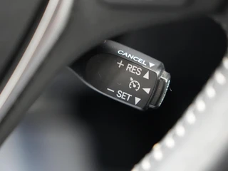 Toyota Auris 1.8 Hybrid Aspiration / 20