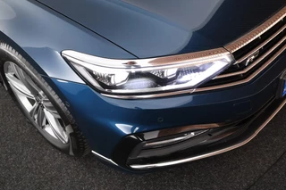 Volkswagen Passat Variant 1.5 TSI 150pk DSG R-Line Business + Keyless Panoramadak 360Camera Stoelverwarming Virtual Cockpit Navigatie / 51