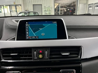 BMW X2 SDrive18i Executive / NL-auto / Navigatie / 28
