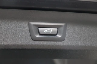 BMW 5 Series Touring 520i High Executive M Sport Pakket Automaat  / Navigatiesysteem Professional / Adaptieve LED-koplamp / Hifi / Climate Control / Parkeersensoren / Sfeerverlichting / Chrome Line / Sportstoelen / Cruise Control / Stoelverwarming / 36