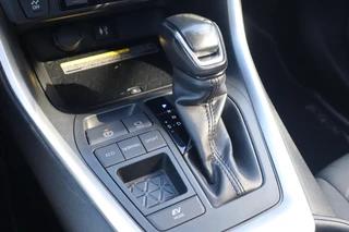 Toyota RAV4 2.5 HYBRID DYNAMIC CAMERA ADAP-CRUISE ANDROID/APPLE STOEL/VOORRUITVERW. LM-VELGEN P-SENSOREN / 34