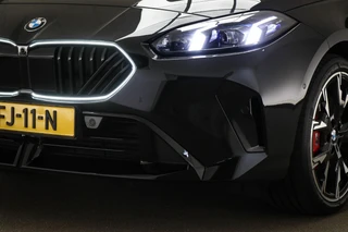 BMW 1-serie 123 xDrive | INNOVATION PACK | PANORAMADAK | STUURVERWARMING | MASSAGE |  HEAD UP | 360 CAMERA | 19" / 23
