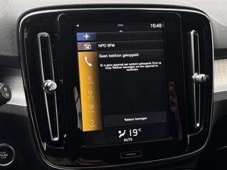 Volvo XC40 1.5 T3 Momentum Pro | NL-Auto | Elek. Achterklep | Parkeersensoren | Navigatie / 20