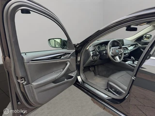 BMW 5-serie Touring 530i xDrive / Panoramadak / M-sport / 20