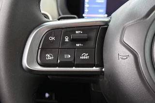 Jeep Avenger 1.2 e-Hybrid Summit Keyless 360-Camera Camera JBL Apple CarPlay / 29