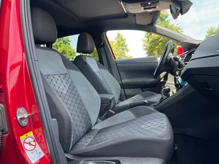 Volkswagen Taigo 1.5 TSI R-Line * Panoramadak * Virtual Cockpit * Led * 18 Inch / 28