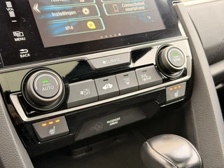 Honda Civic 1.0 i-VTEC Aut. Pano Trekh. Camera CarPlay ACC LED Navi / 30