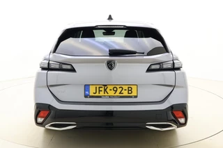 Peugeot 308 SW 1.2 PureTech Allure | Apple carplay/Android auto | Parkeercamera V + A | Electronic climate control | Draadloze telefoonlader | Stoelverwarming | Navigatie | Parkeersensoren V+A | Automaat / 12