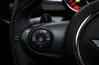 MINI 5-Deurs 2.0 Cooper S Chili Serious Business | PANORAMADAK | HEAD UP | LEDER | STOELVERWARMING | CLIMA / 32
