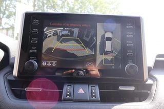 Toyota RAV4 2.5 HYBRID EXECUTIVE JBL NAVI APPLE/ANDROID EL-STOEL MET GEHEUGEN DODEHOEK DETECTIE EL.A.KLEP LED DAB 360* / 41