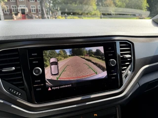 Volkswagen T-Roc 1.5 TSI Style | 51.000KM !! | Camera | Trekhaak | Keyless | Adaptive | CarPlay | / 17