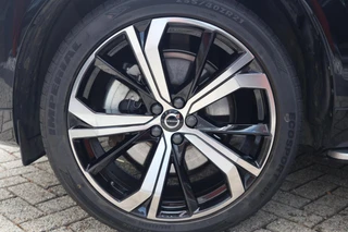 Volvo XC60 T6 Recharge AWD Plus Dark | Longe Range | Stoelverwarming | Parkeercamera | Panoramadak | Pilot Assist  | Leder | Keyless / 16