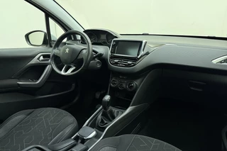 Peugeot 2008 1.2 PureTech Blue Lion 110pk | Navigatie | Panoramadak | Airco | Cruise Control | Parkeersensoren Achter | Bluetooth | Mistlampen / 15