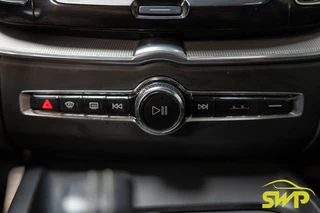 Volvo XC60 2.0 Recharge T8 AWD R-Design | Pano | 20 inch | Stoelventilatie | HUD | Harman Kardon | Memory beide kanten | Camera | ACC | BLIS / 21