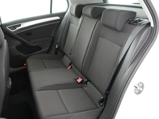 Volkswagen Golf 1.0 TSI Comfortline | Clima | Navi | Lm | Carplay / 25