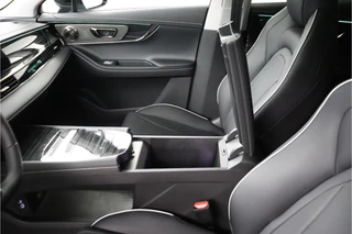 Omoda 5 EV Premium 61 kWh *DEMO* - Full Options! - Stuur-/stoelverwarming - Draadloze Apple Carplay of Android Auto - Schuif-/kanteldak - 7 jaar of 150.000km Fabrieksgarantie / 74