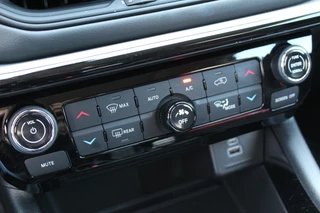 Jeep Compass 4xe 240 Plug-in Hybrid Electric Summit | Panoramadak | Leder | 360 | Stoelverwarming/ventilatie | BLIS / 33
