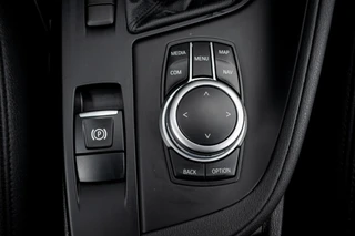 BMW X1 xDrive25e High Executive|1e EIGENAAR|STOELVERW.|AFN. TREKHAAK|HEAD-UP|ELEK. KLEP|CAMERA|LEDER / 20