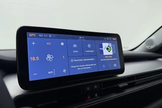 Jeep Avenger 1.2 e-Hybrid 110pk Automaat Summit | Navigatie | Achteruitrijcamera | Adapt. Cruise control | Climate control | Elektrische achterklep | Keyless | 18" Lichtmetalen velgen | 8 jaar garantie / 28