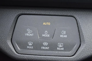 Volkswagen ID.4 First Max 77 kWh | Head-Up display | Stoelmassage | Pano | / 25
