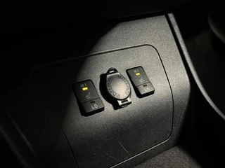 Toyota Prius 1.8 Plug-in Aspiration LEER NAVI CAMERA CRUISE. / 37