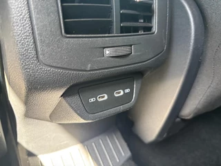 Volkswagen T-Roc 1.0 TSI Life Business  Airco-Ecc/Alu wielen/Mistl./Navigatie / 36