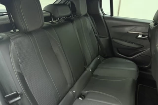 Peugeot 208 1.2 Hybrid 145 e-DCS6 GT | 17 Inch | Automaat | Achteruitrijcamera | Apple carplay | Voorstoelen verwarmd | / 17