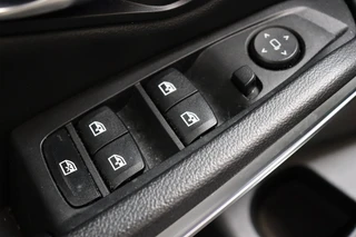 BMW 3 Serie Sedan 320i High Executive M Sport Pakket Automaat  / Live Cockpit Professional / Schuif-/kanteldak / Achteruitrijcamera / Stoelverwarming / DAB / Shadow Line / Apple CarPlay / LED / 19 Inch / Extra Getint Glas / 29