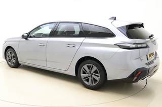 Peugeot 308 SW 1.2 PureTech Allure | Apple carplay/Android auto | Parkeercamera V + A | Electronic climate control | Draadloze telefoonlader | Stoelverwarming | Navigatie | Parkeersensoren V+A | Automaat / 5