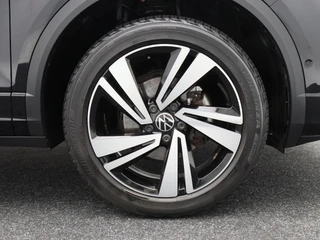 Volkswagen T-Roc 1.5 TSi R-Line Business 150 Pk Automaat | Trekhaak | Carplay | Virtual Cockpit | Adaptive Cruise | Keyless | Elektrische Achterklep | 18 Inch / 15