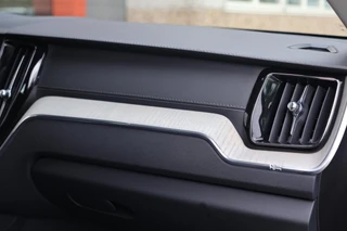 Volvo XC60 T6 Recharge AWD Inscription | Stoelverwarming | Trekhaak | Parkeercamera | Panoramadak | Pilot Assist |  BLIS  | Leder | Keyless / 45