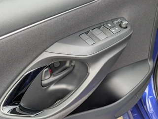 Toyota Yaris 1.5 Hybrid 130 Executive BI-TONE PDC BLIND SPOT CLIMATE STUUR- EN STOELVERWARMING / 13