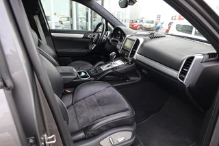 Porsche Cayenne 3.6 GTS|Panoramadak|Bose|Sportchrono|Navi|Camera|Stoelverwarming Voor/Achter|Verwarmd Stuurwiel|Elek. Stoelen|LED| / 31