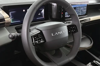 Lancia Ypsilon 1.2 Turbo Hybrid 110pk / 12