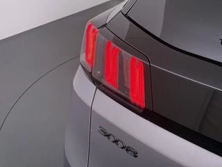 Peugeot 3008 GT SOH: 99% | PHEV | APPLE CARPLAY | ELEKTRISCHE ACHTERKLEP | CAMERA VOOR + ACHTER | ADAPTIVE CRUISE CONTROL | FOCAL AUDIO | DODEHOEK DETECTIE| RIJKLAARPRIJS INCL. 12 MND BOVAG GARANTIE / 5
