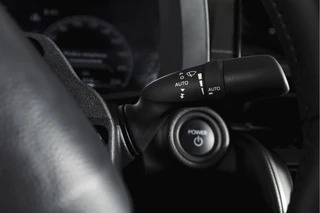 Toyota C-HR 1.8 Hybrid 140 Dynamic  | Dig. Cockpit | Adapt. Cruise | Winterpakket | PDC | Camera | NAV + App. Connect | ECC | DAB | LM 18" | 2989 / 44