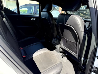 Volvo XC40 2.0 B4 200pk R-Design  Panoramadak, Trekhaak, Camera / 22