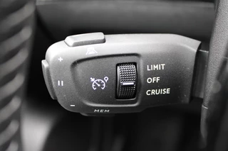 Peugeot 2008 1.2T Allure Pack  | Adaptieve cruise | BLIS | Camera | Led / 16