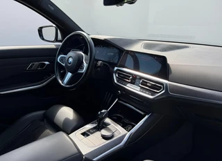 BMW 3-serie Touring 330e M sport ACC Trekhaak / 22