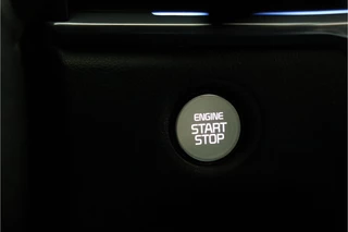 Kia Sorento 1.6 T-GDi Plug-in Hybrid 4WD ExecutiveLine 7p  AWD - FULL OPTIONS - Stoel/Stuurverwarming - 1700kg trekgewicht - Apple Carplay - Android Auto 7 jaar of 150.000km fabrieksgarantie / 50