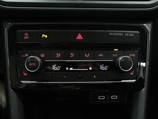 Volkswagen T-Cross 1.0 TSI Style Automaat DSG Navigatie | Camera | Adaptive cruis / 36