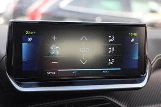 Peugeot e-208 EV GT 350 50 kWh|Pano|Stoelverwarming|Camera|Apple carplay+Android auto|Clima|Cruise / 25