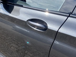 BMW iX3 M Sport High Executive 80 kWh | 1e eigenaar | dealer onderhouden | panoramadak | leder interieur | SOH accu 99.5% / 15